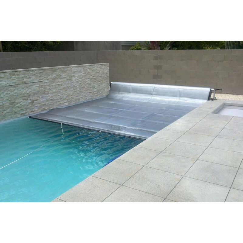 Pool warming blanket outlet