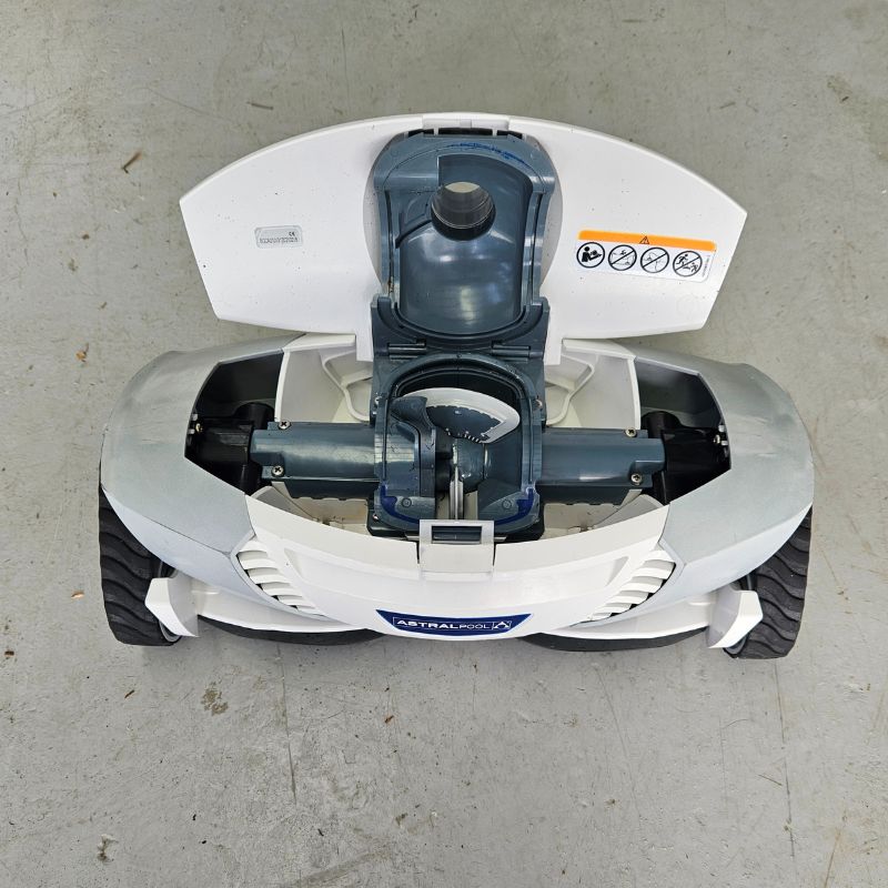 S10 Suction Pool Cleaner 2nd Hand Crystal Clear Pools